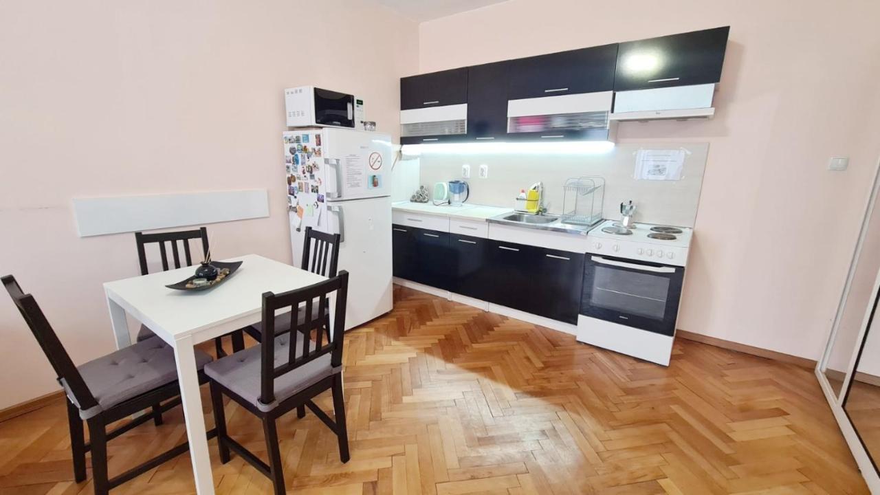 סופיה Lovely City Center 1Bd, 1Bt Apartment מראה חיצוני תמונה